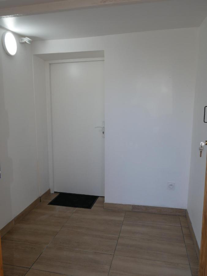 Appartement T2, au calme. La Roche-sur-Yon Extérieur photo